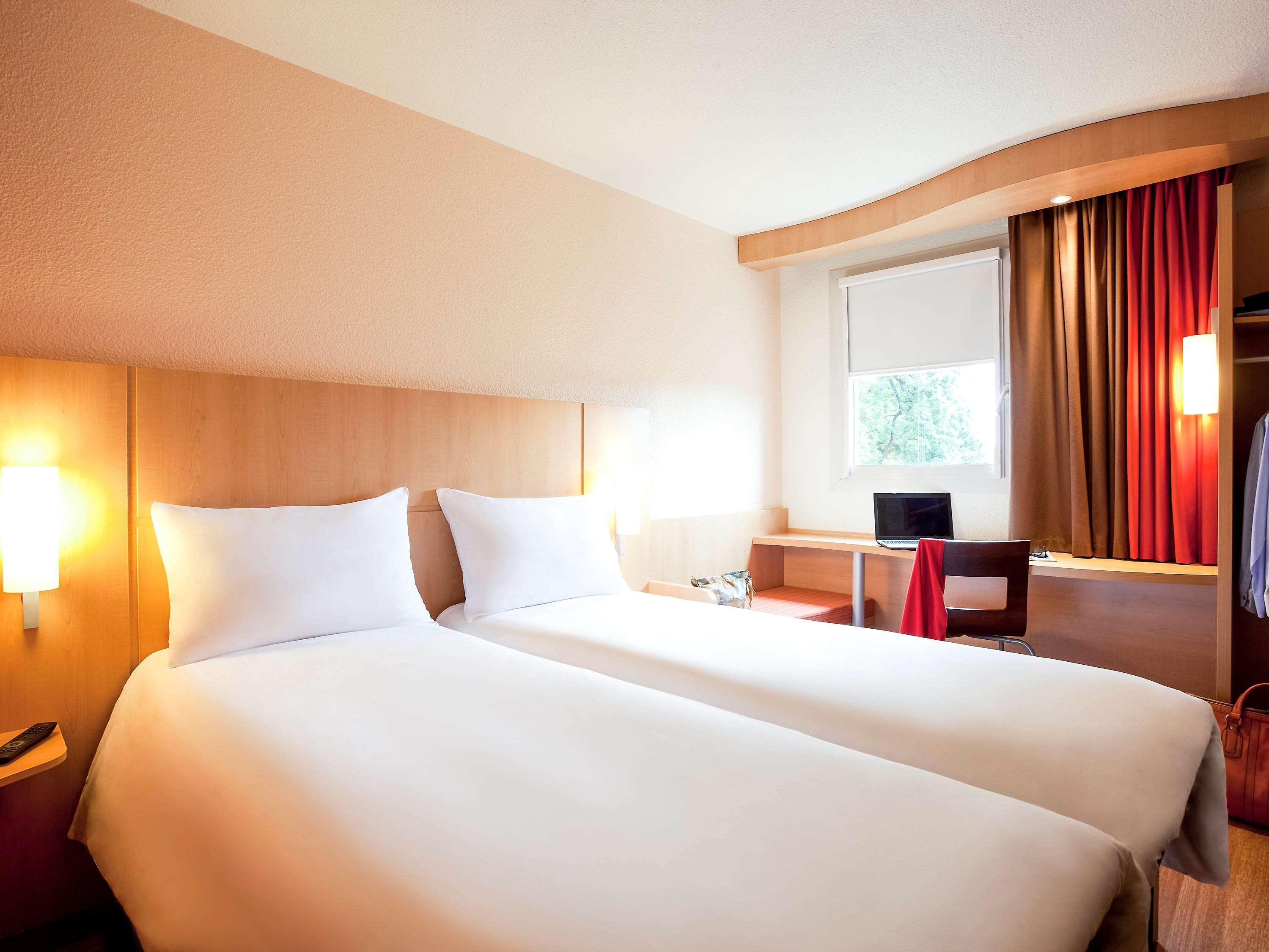 فندق Ibis Lyon Est تشابوناي المظهر الخارجي الصورة