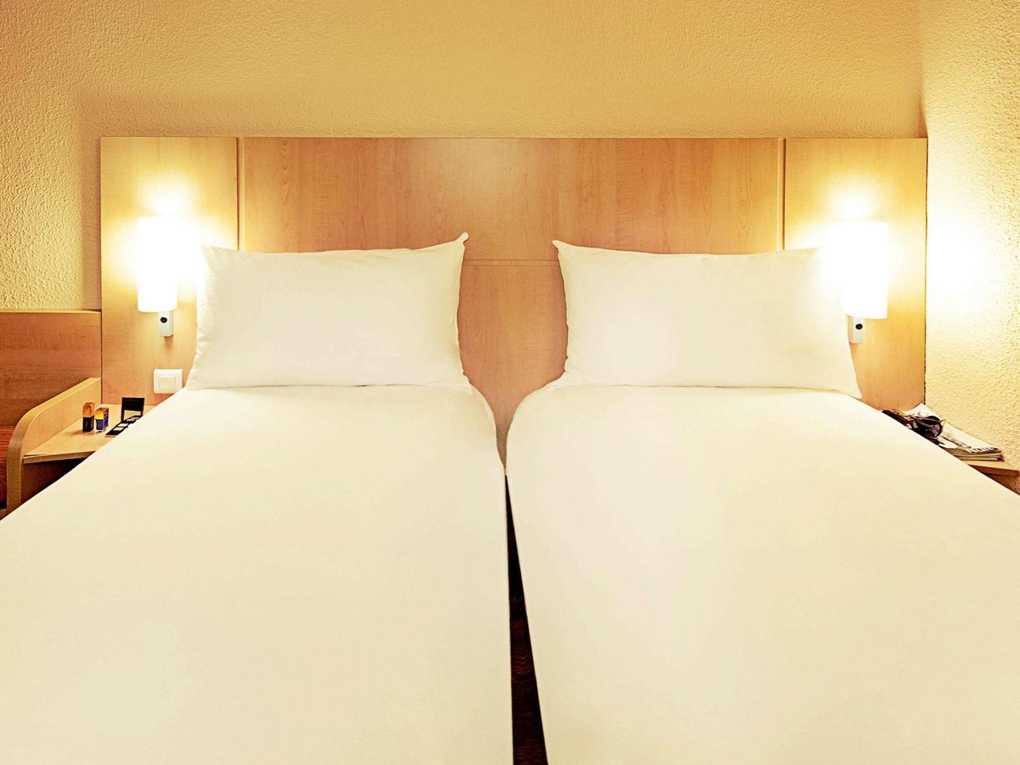 فندق Ibis Lyon Est تشابوناي المظهر الخارجي الصورة