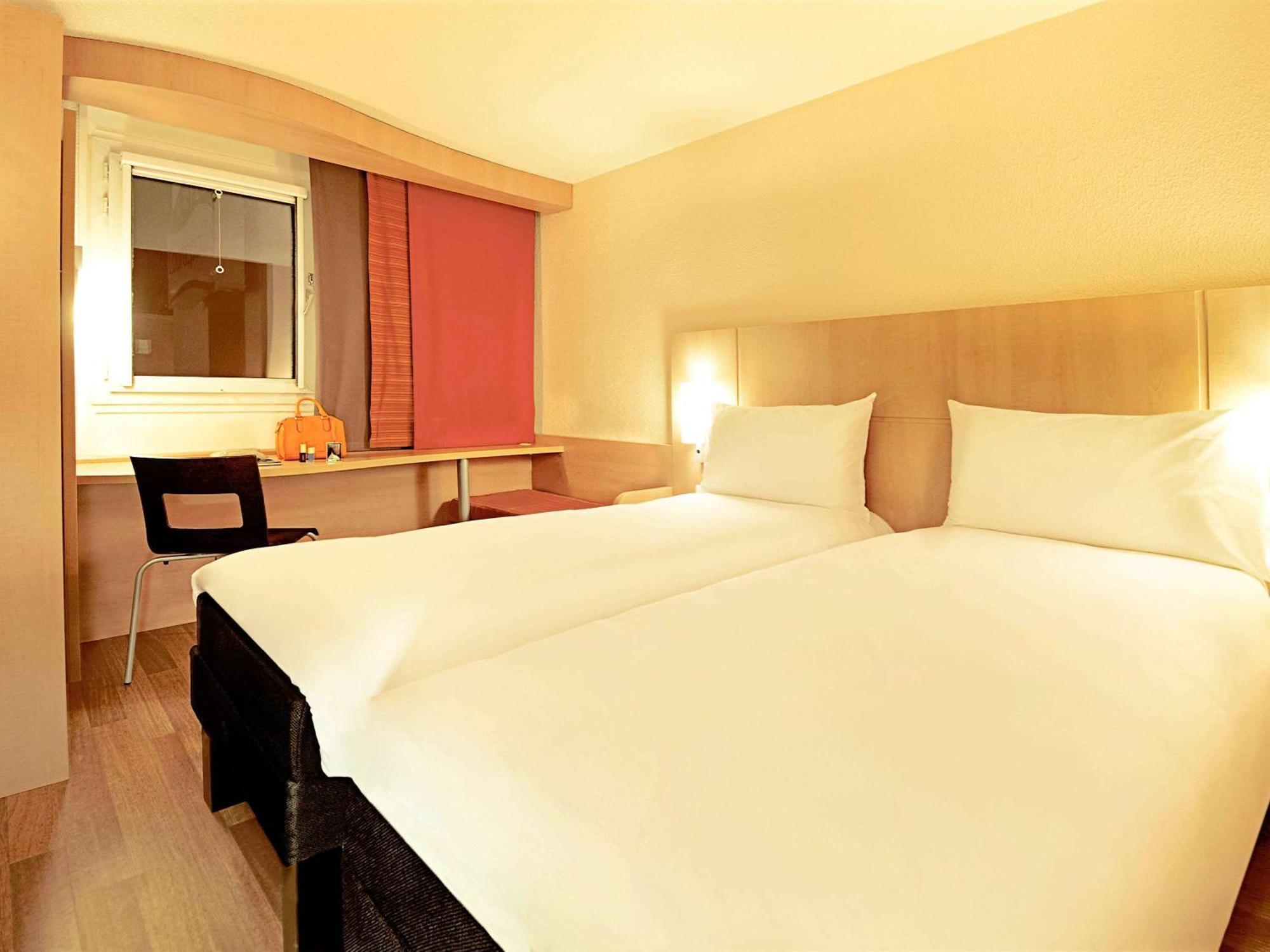 فندق Ibis Lyon Est تشابوناي المظهر الخارجي الصورة